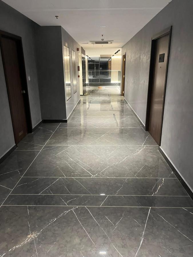 Presidency Airport Hotel Kochi Esterno foto