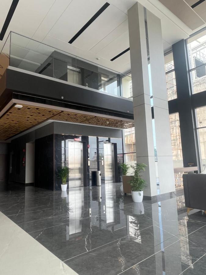 Presidency Airport Hotel Kochi Esterno foto