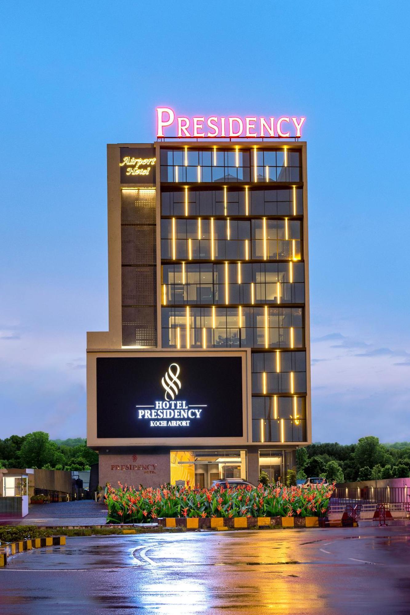 Presidency Airport Hotel Kochi Esterno foto