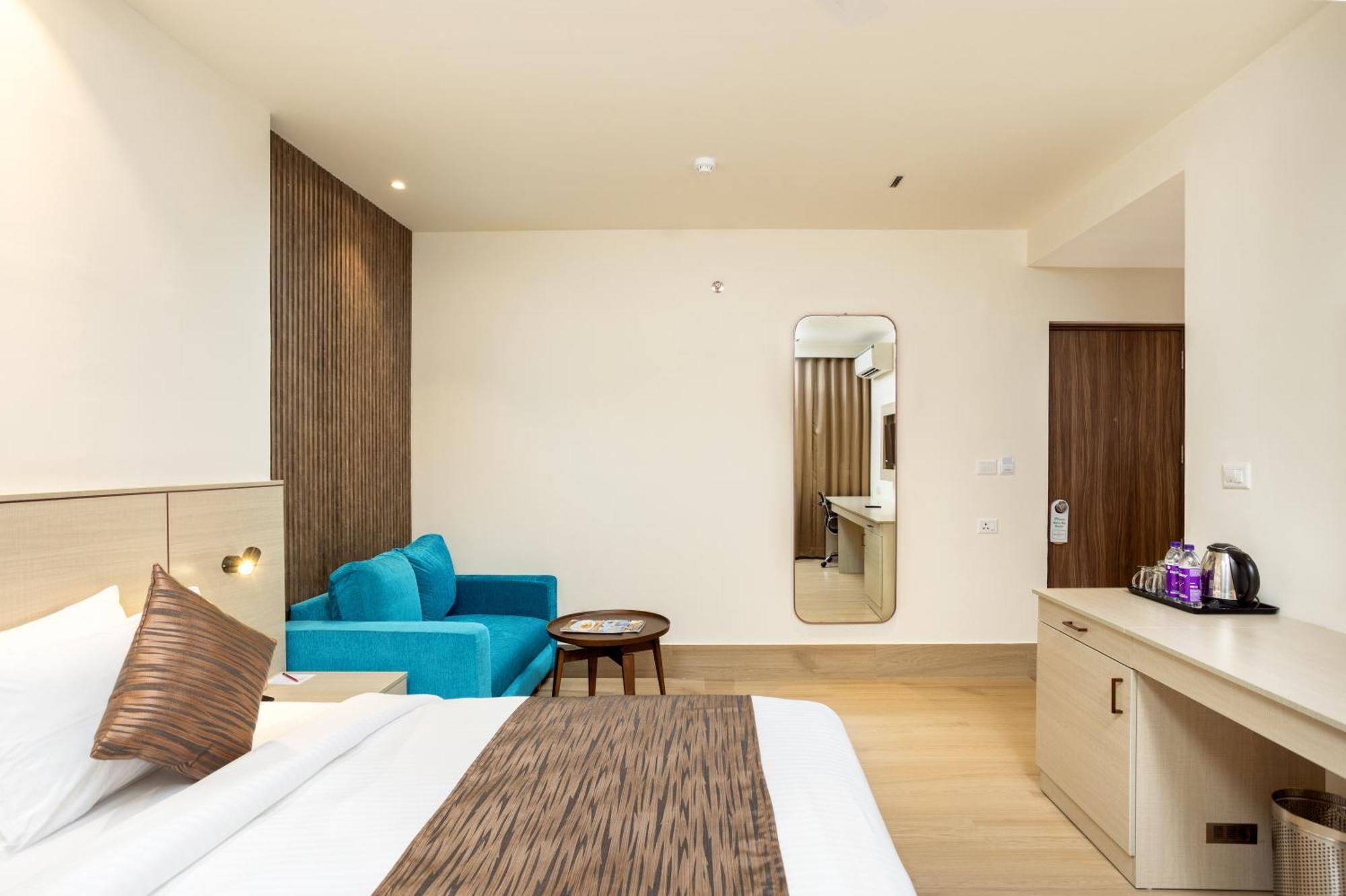 Presidency Airport Hotel Kochi Esterno foto